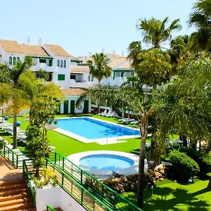https://pueblo-el-goleto-aparthotel.es-andalucia.com